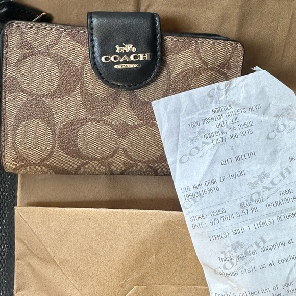 Coach Medium Corner Zip Wallet - Picture 5 of 5